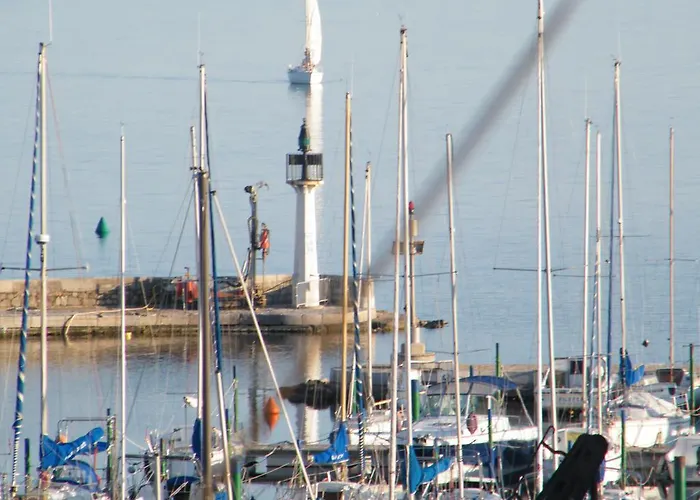 Couette-café Chambres D'hotes La Maison Sur Le Port